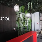 Cool , Hostel *