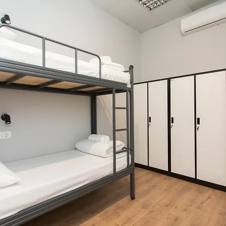 Hostel Cool , *