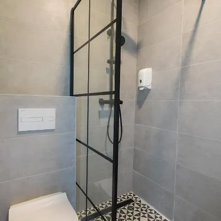 بيت شباب Cool , سبليت