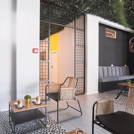 بيت شباب Cool , *