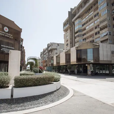 بيت شباب Cool , *