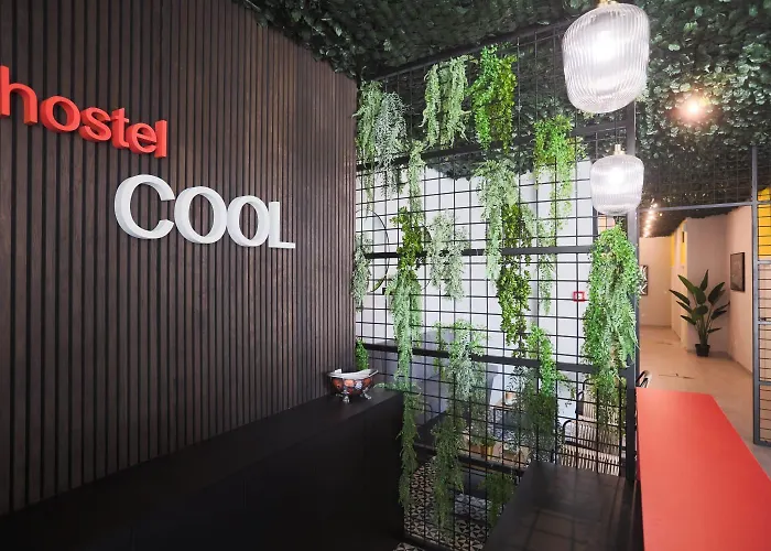 Cool , Hostel